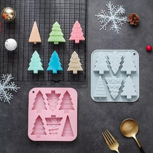 แม่พิมพ์ซิลิโคนรูปต้นคริสต์มาสและดอกไม้ 3 มิติ 6 แบบ สำหรับทำเค้ก ช็อกโกแลต สบู่ทำมือ เกรดอาหาร บรรจุในถุง - Product Image 1