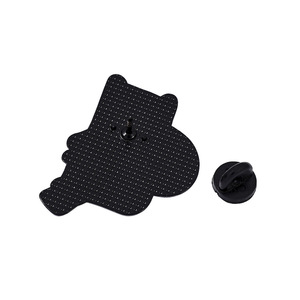 Broche en alliage plaqué émail, motif chien âgé Po, inspirée des dessins animés et de l'animation télévisuelle, accessoire de décoration - Product Image 4