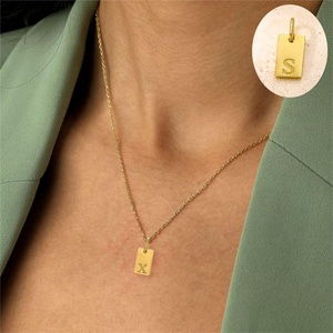 Yiwu Aceon acier inoxydable blanc Rectangle <span class=keywords><strong>Logo</strong></span> <span class=keywords><strong>nom</strong></span> de marque estampillé gravure profonde graver lettre initiale géométrie charme - Product Image 3