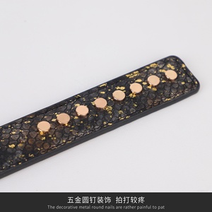Pagaie SM à texture d'os de dragon cloutée de luxe-Jouet fessée BDSM pour jeu de domination en couple - Product Image 3