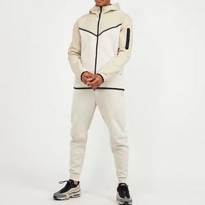 Ensemble de survêtement deux pièces en molleton technique en polyester avec logo personnalisé, sweat à capuche et pantalon de jogging pour homme - Product Image 2