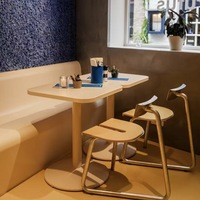 Ensemble de tables et chaises d'extérieur en métal de style décontracté, couleurs dopamine, pour salons de thé, cafés, fabriqué en Chine, pour vitrine