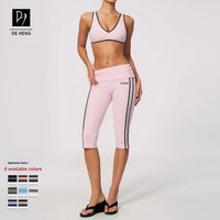 Ensemble de yoga personnalisé ultra-élastique : soutien-gorge de sport respirant à col en V et dos en U, et pantalon capri taille haute à effet push-up