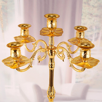 Bougeoir d'événement de mariage en métal de 65cm Candélabre élégant avec lanternes et pots en métal pour la fête de Pâques et les occasions festives