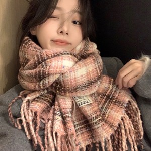 Winter white checkered <b>scarf</b> versatile and warm temperament <b>scarf</b> - Product Image 2