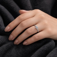 Bague de fiançailles classique en argent sterling 925 avec moissanite diamant solitaire 0,5 ct taille brillant rond D VVS1 et pavé à 6 griffes