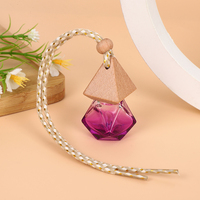 Luxe 8ml Cristal Triangle Aroma Diffuseur Bouteille De Parfum De Voiture Bouteille En Verre Suspendu Caractéristique Vide De Luxe De Voiture Parfum Bouteille En Verre