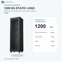 Baie de serveur 42U avec 180 unités °   Armoire serveur à porte entièrement ouverte, rails réglables et étagère de 150 kg pour systèmes d'imagerie hospitalière