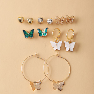 Nouvelles boucles d'oreilles créatives pour femmes, style rétro français, en or, avec perles d'imitation incrustées, pour l'Europe et les États-Unis - Product Image 3