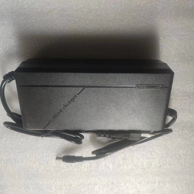 42V 3A Lithium Battery Charger for 10S 36V Li-ion Battery Pack Electric Scooter Electric Bike Charger with Fan