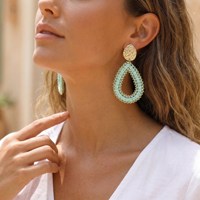 Boucles d'oreilles pendantes en métal martelé pour femmes, texture tissée, cristal de verre en forme de goutte, bijoux tendance, cadeau tropical pour les vacances