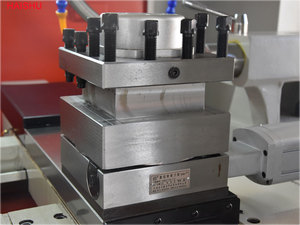 Tour CNC à 3 axes CK6150B-3 de haute qualité pour travaux lourds, fabriqué en Chine, avec fonction automatique. - Product Image 2