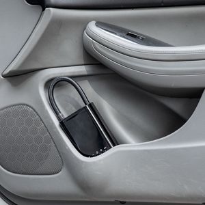 Inflador de Neumáticos Portátil con Pantalla Digital, Bomba de Aire para Auto Recargable, Cilindro Único, Tubo de 20.5 cm - Product Image 1