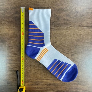Calcetines Deportivos al Por Mayor para Hombre, Calcetines con Logotipo Personalizado, Diseño Transpirable con Compresión en el Arco para Correr, Fitness y Entrenamiento, OEM - Product Image 4