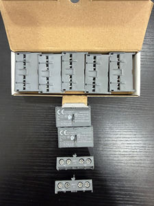 Bloc de contact auxiliaire original A-BB HKF1-11 1NO+1NC à montage frontal 1SAM201901R1001 - Product Image 1
