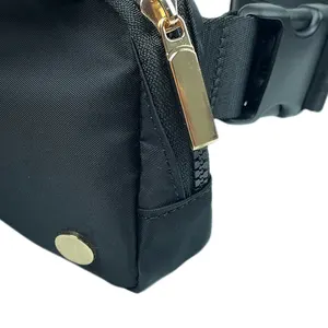 Lulu dupe lululemone กระเป๋าคาดลำตัว1L สีดำกระเป๋าคาดเอว2L ขนาดใหญ่ทุกที่กันน้ำกระเป๋าคาดเอวกระเป๋าคาดอกของผู้ชาย