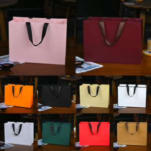 Bolsas de Regalo Elegantes de Papel Grueso Reciclado Color Vino Tinto con Logotipo Personalizado para Perfumes, Aromaterapia, Cuidado de la Piel, Joyería y Compras - Product Image 5