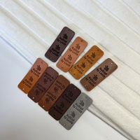 Étiquettes principales personnalisées en cuir PU écologique, gaufrées, à faire soi-même, couleur artisanale, avec rivets métalliques, vente chaude