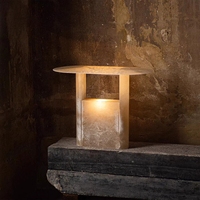 Lampe de table en albâtre espagnol importé, lampe design moderne et minimaliste pour appartement de présentation, hôtel et gîte