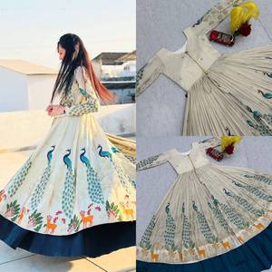 Unique Design Festival Special Crop <b>Top</b> for Women Fashion Wear Suitable for Garba Navratri Diwali and Party Bulk Supplier - Product Image 3