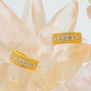 Pendientes de Oro Macizo de 9K/14K/18K de 0.72ct, Diseño Artesanal de Triple Hilera con Banda Trenzada Sofisticada para Joyería de Lujo Diaria - Product Image 5