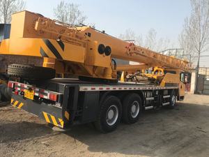 Grúa Móvil Usada Modelo 2023, Grúa de 25 Toneladas con Altura de Elevación de 46m, Bomba Hidráulica y Motor en Stock - Product Image 4