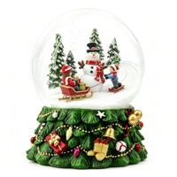 Boule de neige de Noël en résine avec scène de jeu d'enfants et bonhomme de neige, ornement de table à collectionner, souvenir, cadeau pour l'affichage