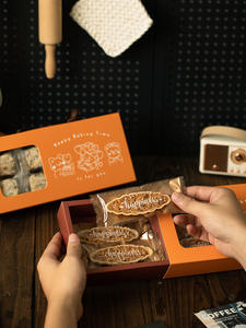 Assortiment de friandises cuites : Pâtisserie à l'ananas, Nougat aux amandes, Gaufrettes flocon de neige et Biscuits – Sac cadeau à emporter - Product Image 3