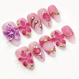 Uñas Postizas Pre-Diseñadas de 30 Piezas, Estilo Lindo, con Relieve Floral 3D de Diamantes de Imitación, Forma Almendrada con Degradado Rosa Dulce - Product Image 1