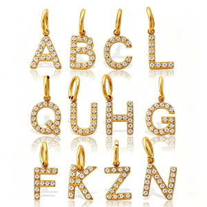 Pendentif en forme de lettre C en acier inoxydable plaqué or avec strass pour collier, cadeau unisexe - Product Image 4
