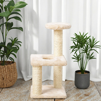 Arbre à chat compact de 40 cm à trois niveaux avec poteau à gratter en sisal et plateformes en peluche courte pour chats d'intérieur