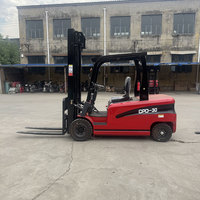 Chariot élévateur électrique compact 3 tonnes à batterie plomb-acide, pneus pleins, déplaceur latéral électrique, hauteur de levage 3 mètres - Prix usine