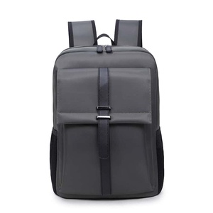 Sac à dos en nylon minimaliste de luxe avec fermeture éclair, unisexe, souple, 20-37L, imperméable, portable, pour usage quotidien - Product Image 3