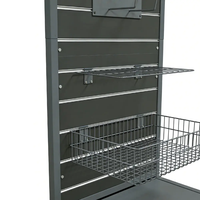 Étagère de présentation murale en métal sur mesure, présentoir mobile multifonctionnel pour la vente au détail avec roulettes, paniers et crochets pour magasin, supermarché