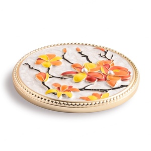 Ventes chaudes, miroir de maquillage portable miniature en métal doré avec logo personnalisé - Product Image 4