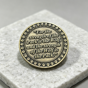 Moneda Conmemorativa Personalizada con Frase Motivacional y Borde con Grabado 3D de Huella de <span class=keywords><strong>Lobo</strong></span> Vintage - Product Image 3