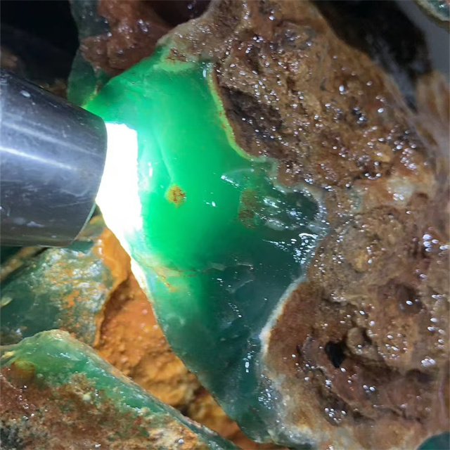 Green Chrysoprase  Raw Stones