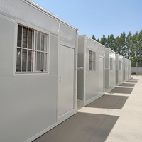 Maison préfabriquée en panneaux sandwich modernes, résistante aux ouragans, respirante, à montage rapide, portable et économique.