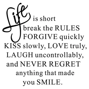 ชีวิตเป็นสติ๊กเกอร์ผนังสั้นแรงบันดาลใจไวนิลอักษรศิลปะสติกเกอร์ที่กําหนดเองตกแต่ง PVC ไม้ทําลายกฎให้อภัยอย่างรวดเร็วจูบ