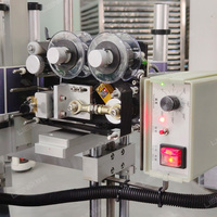Machine d'étiquetage de bouteilles rondes semi-automatique de bureau LIENM pour les petites entreprises, machine d'étiquetage d'autocollants pour bouteilles