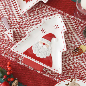 Assiette en céramique en forme de sapin de Noël nordique avec motif de rennes et de Père Noël en 3D, plateau à dessert en porcelaine, plat de service pour collations de Noël - Product Image 4