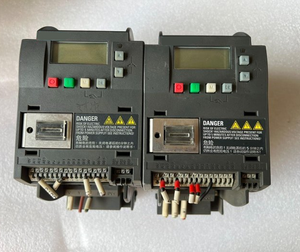 Variateur de fréquence 6SL3210-5BE21-5CV0 1,5 kW 380-480 V triphasé avec filtre EMC de classe A intégré, RS485 USS Modbus RTU IP20 - Product Image 1
