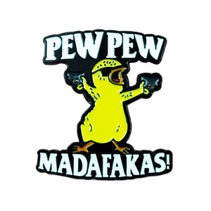 Broche de dibujos animados de pollo amarillo con letras inglesas personalizadas y diseño de doble pistola, insignia para ropa y bolsos - Product Image 5