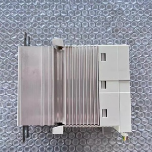 Variador LENZE E82EV371_2B Original de Alta Calidad, Nuevo, en Oferta, Inversor de la Serie Lenze E82EV371_2B, 0.37W 270V - Product Image 6