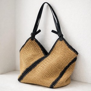 Bolso de Hombro Boho de Rafia Tejida con Forma de V, Bolso de Playa Geométrico de Verano - Product Image 2