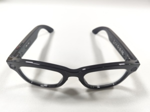 Lunettes Intelligentes M01 AI avec Caméra 1200P, Stockage 32 Go, Lunettes de Soleil Bluetooth, Assistant Vocal IA, Traduction pour Hommes et Femmes - Product Image 1