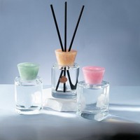 Diffuseur de parfum en forme géométrique minimaliste nordique, série d'huiles parfumées variées, parfum d'ambiance de luxe pour villa et appartement