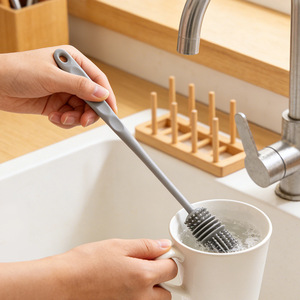 Brosse de nettoyage de tasses en silicone, brosse de nettoyage à long manche, détachant pour taches de thé, brosse de nettoyage de tasses, brosse de nettoyage de biberons - Product Image 1