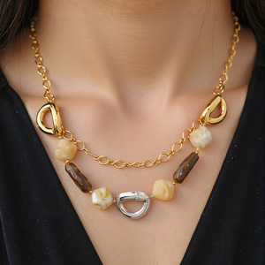 Collana <span class=keywords><strong>Artigianale</strong></span> con Perle in Resina e Acrilico, Ciondolo Irregolare Fatto a Mano su Catena in Acciaio Inossidabile, Gioiello Astratto per la Clavicola - Product Image 2