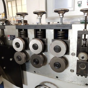 Machine de fabrication d'anneaux CNC et de soudage bout à bout pour la fabrication de cercles métalliques - Product Image 5